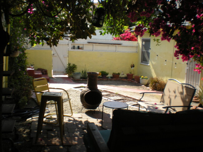 Foto del edificio - 10657 Woodbridge St