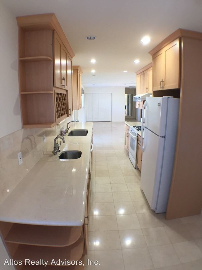 Foto del edificio - 3 br, 1.5 bath House - 2173 Warburton Avenue