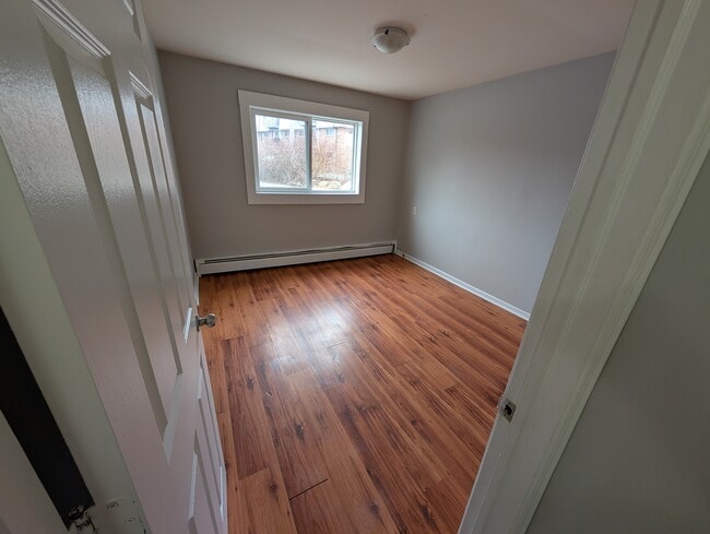 Building Photo - Comfy 1-Bedroom Apartment – Heat & Hot Water Included! *Pet Friendly*