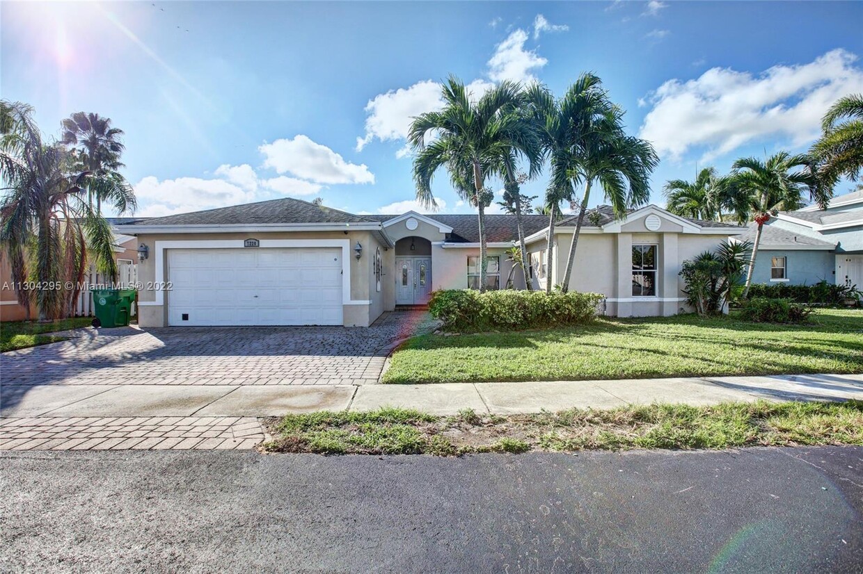 Foto principal - 7220 SW 41st Ct