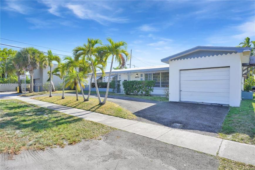 Primary Photo - 3 bedroom in North Miami FL 33162