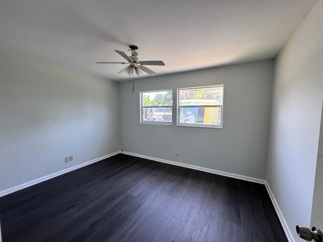 Building Photo - 8537 40th Ter N