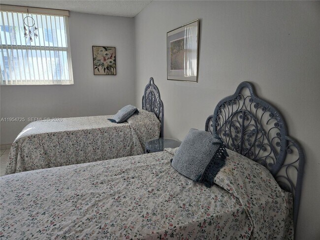 Foto del edificio - 1913 S Ocean Dr