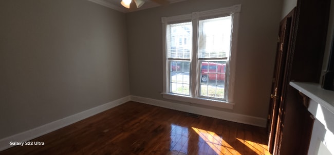 Foto del edificio - 446 Brightwood Ave