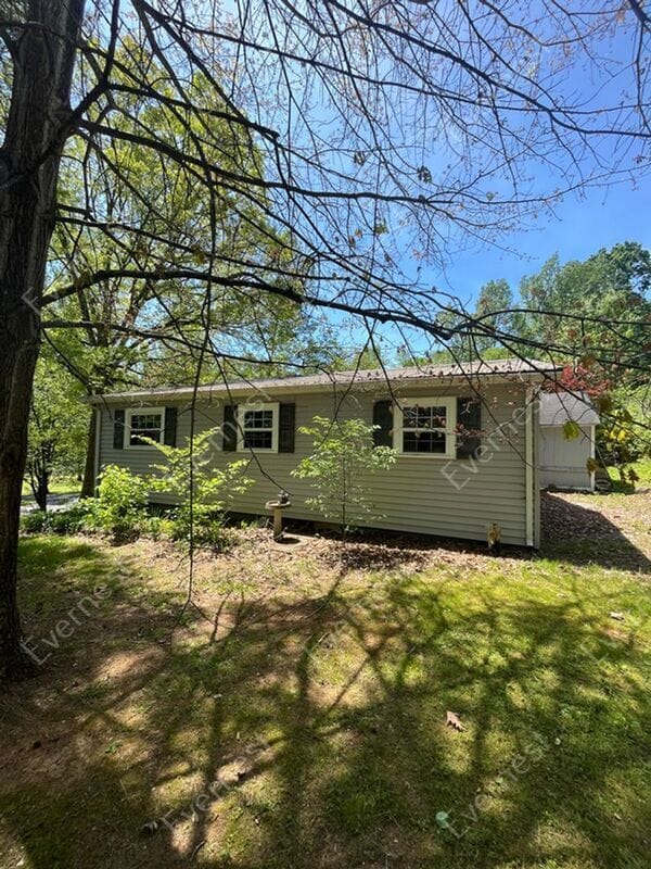 Building Photo - 327 Shanty Lake Dr