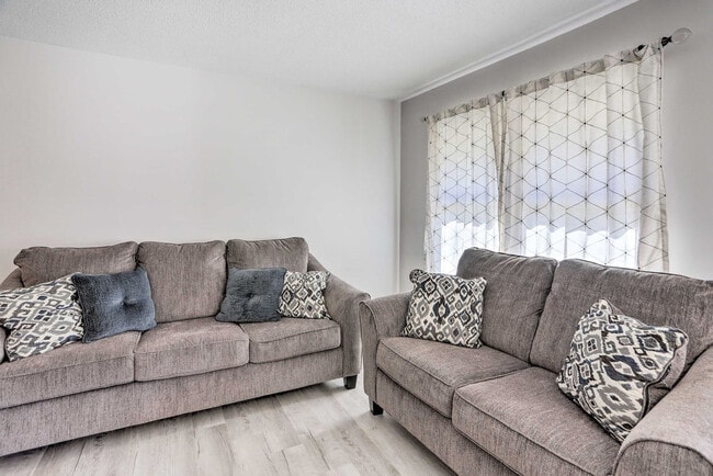 Foto del edificio - 6832 Woodmeadow Dr