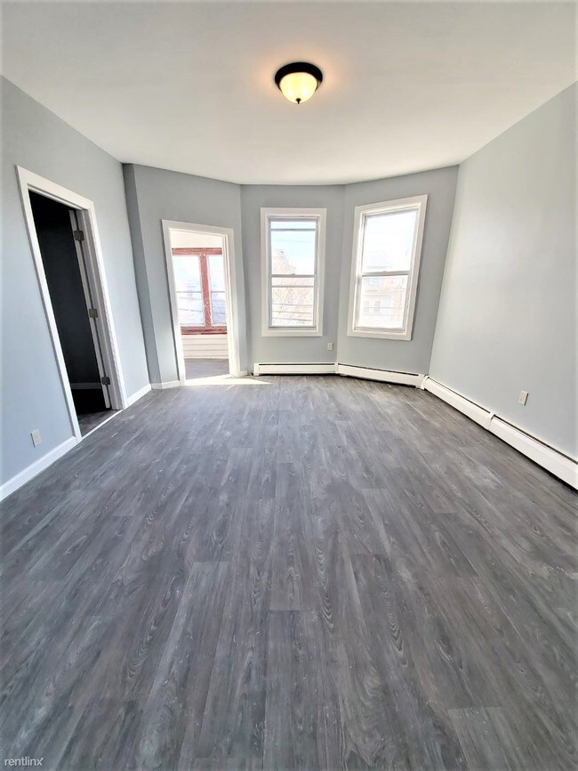 Building Photo - 2 br, 1.5 bath  - 11 Baldwin Ave Apt 2