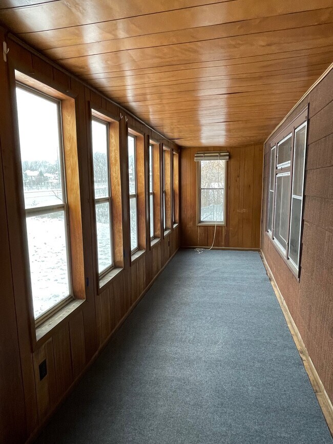 Porche delantero - 1217 Grand Ave