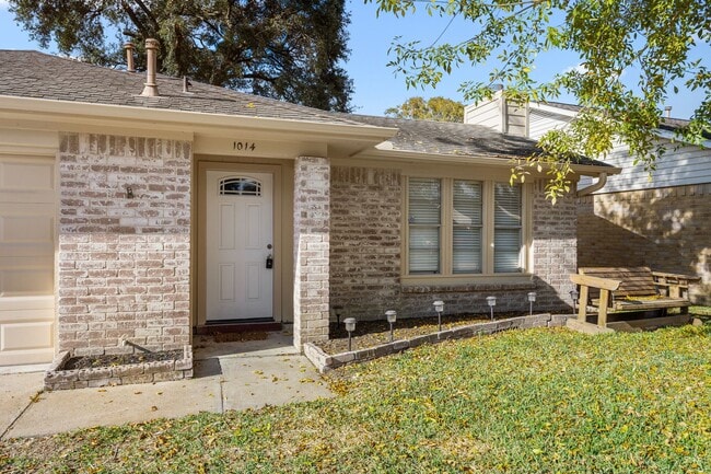 Foto del edificio - 1014 Three Forks Dr