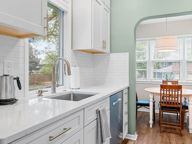 Building Photo - 2 Bed | 1 Bath House in Desired Mpls Neigh...