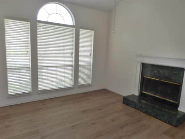 Building Photo - 1714 Lantana Dr
