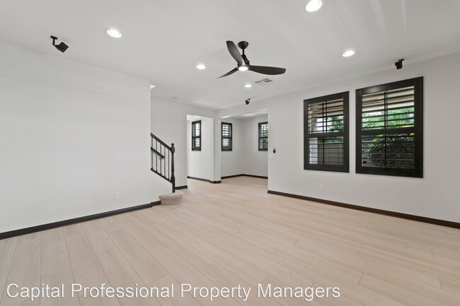 Building Photo - 3 br, 2.5 bath House - 15865 Paseo Montenero