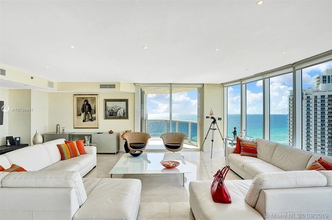 Foto del edificio - 18911 Collins Ave