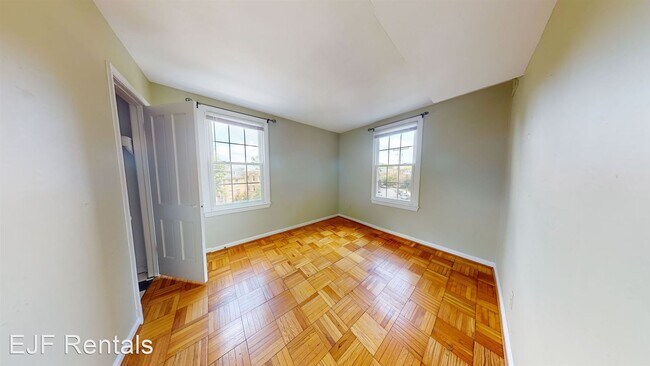 Foto del edificio - 2 br, 1 bath House - 2730 Ordway Street NW...