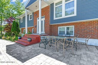 Building Photo - 1804 Brockton Ave