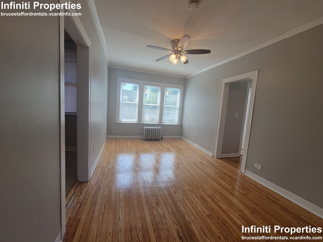 Primary Photo - 7156 S Rhodes Ave