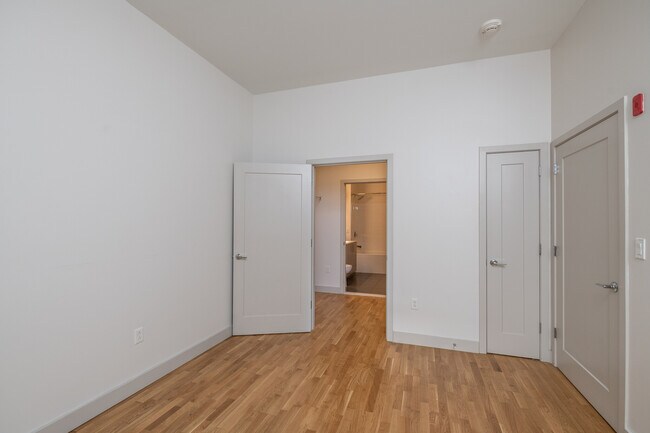 Foto del edificio - 320 D St