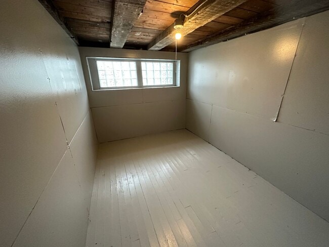 Foto del edificio - 6302 W Medford Ave