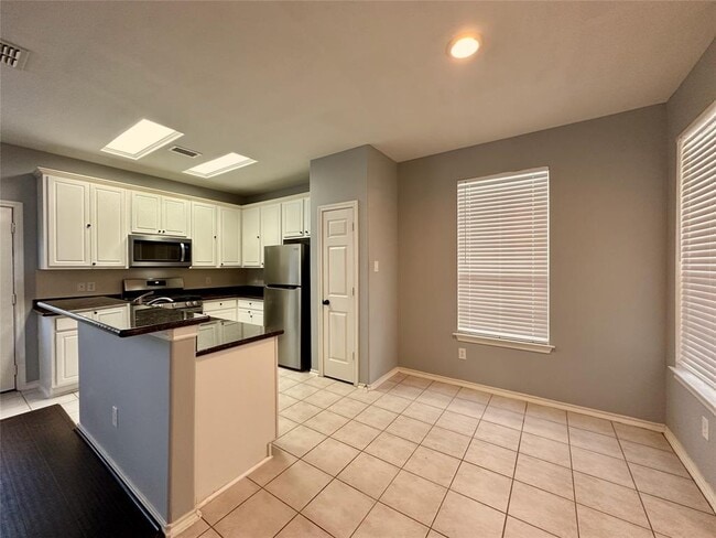 Building Photo - 2938 Loganberry Park Ln