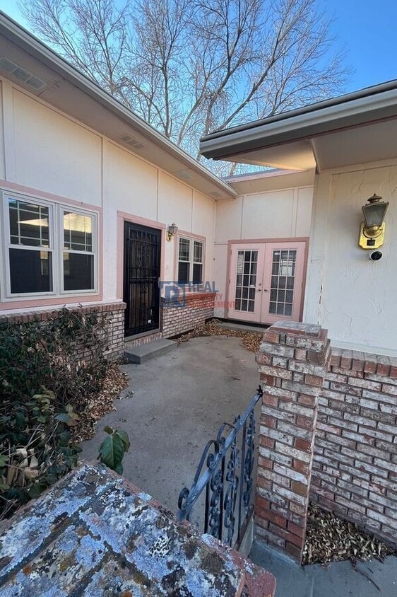 Photo - 1605 Flemming Dr-