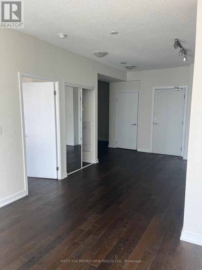 Building Photo - 510-2510 Curran Place