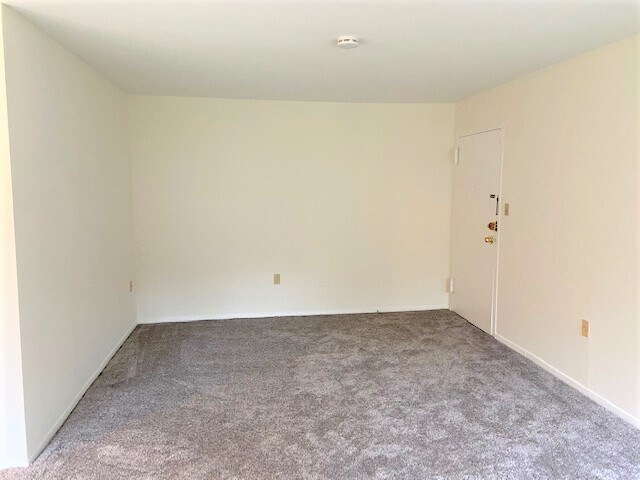Living Room - 5107 Crossfield Ct