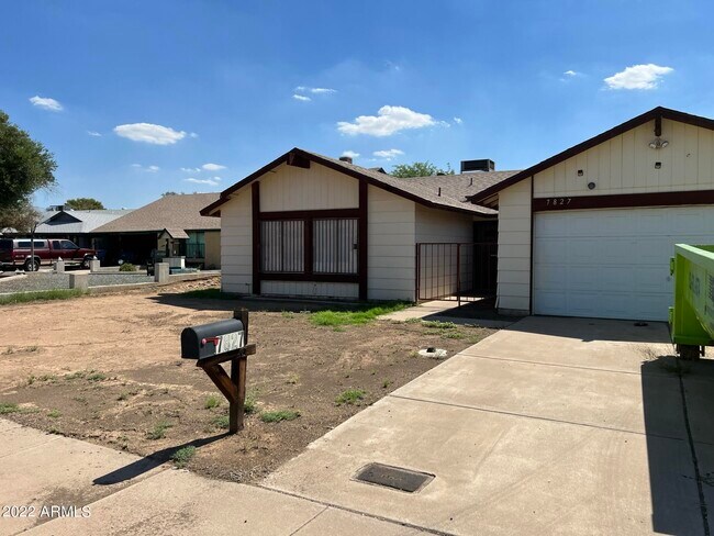 Foto del edificio - 7827 W College Dr