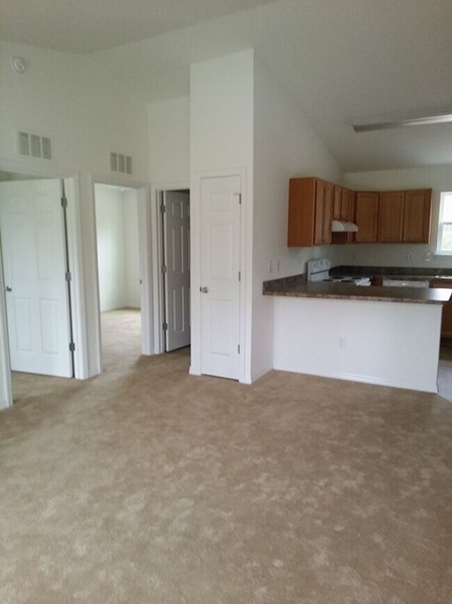 Foto del edificio - Spacious 3-Bedroom Home in Marion Oaks – Modern Comfort & Convenient Location!