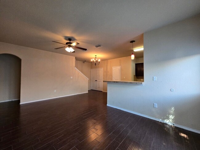 Building Photo - 3/2.5/2 Duplex / Easy Access to Highways, Shopping, Restaurants, & Entertainment / Large Fenced i...