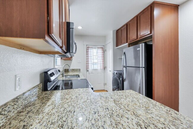 Foto del edificio - 665 Osceola St