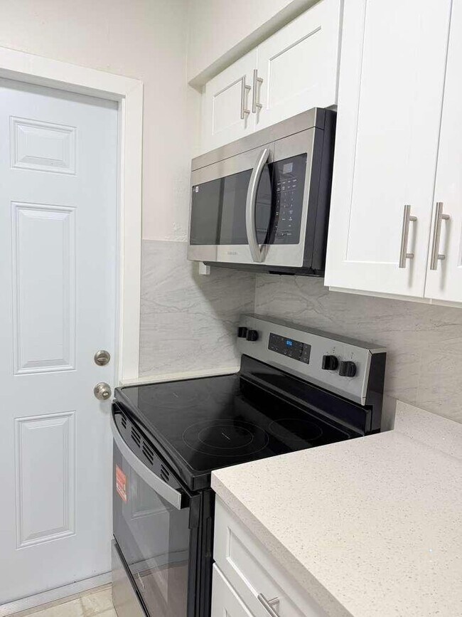 Foto del edificio - 310 NE 78th St
