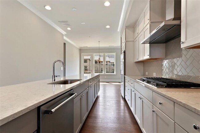Building Photo - 6787 Encore Blvd