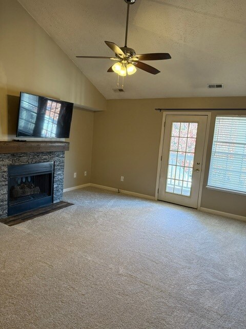 Foto del edificio - 14829 Lenox Dr