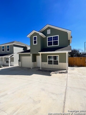 Building Photo - 2031 Silver Oaks