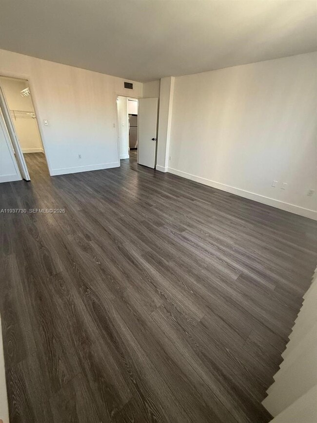 Building Photo - 6960 Miami Gardens Dr