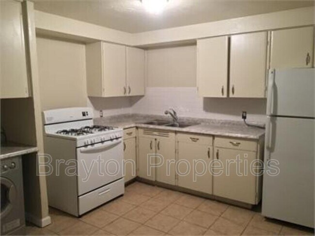 Building Photo - 130 SE 51st St
