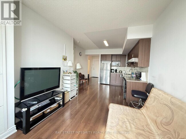 Photo du bâtiment - 99 S Town Centre Blvd