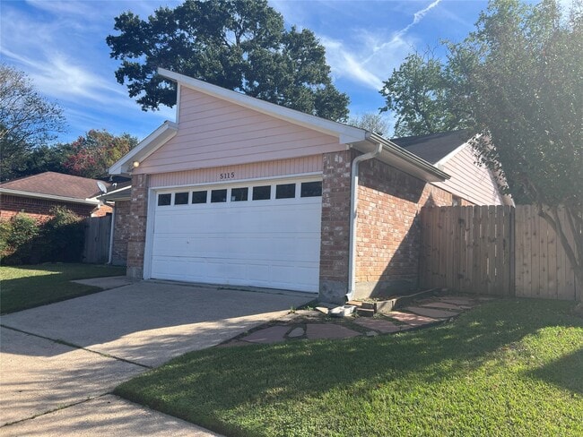 Foto del edificio - 5115 Autumn Forest Dr