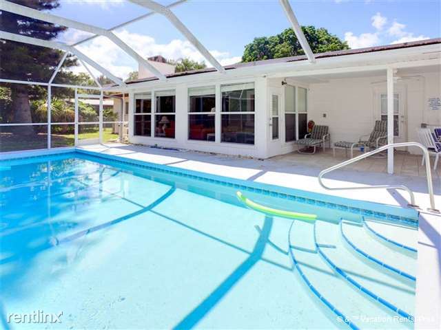 Primary Photo - 312 Parkdale Dr