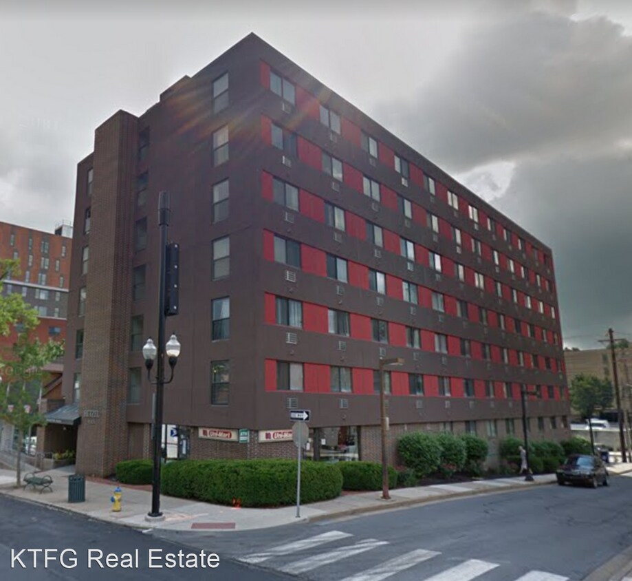 Primary Photo - 500 E College Ave
