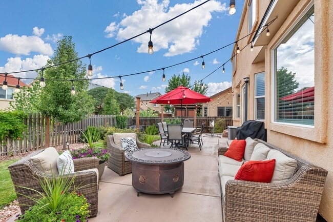 Foto del edificio - 5483 Mountain Garland Dr