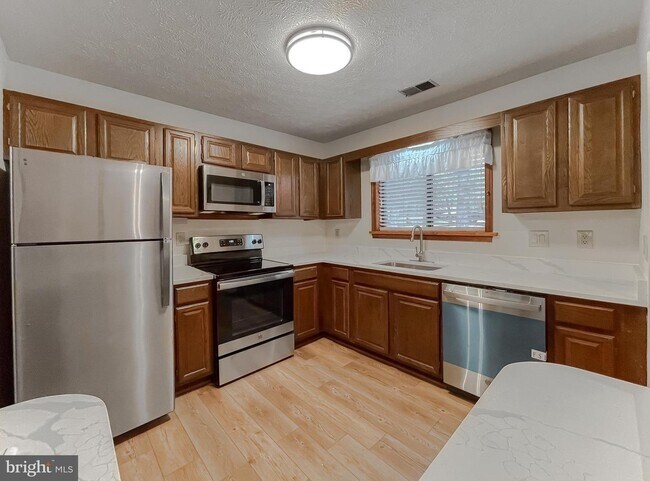 Foto del edificio - 44664 Willow Oak Ct