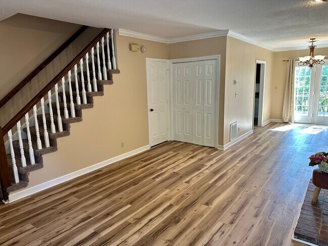 Building Photo - 107 Arcadia Ln