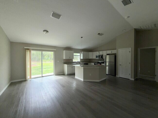 Foto del edificio - 853 Marion Oaks Mnr