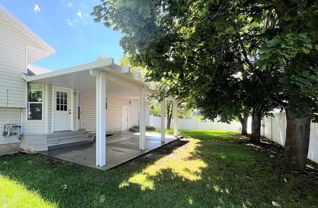 Building Photo - 142 S 1300 E