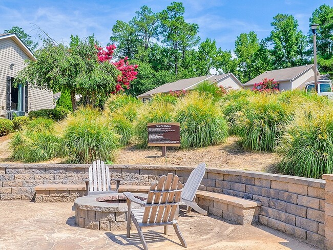 Resident Firepit - West Winds Townhomes