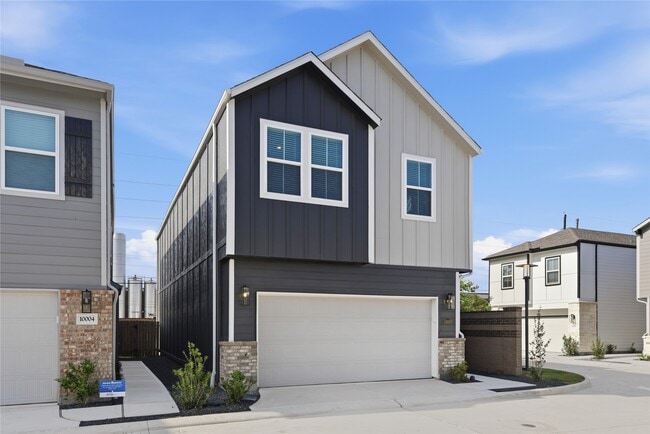 Building Photo - 10010 Rustic Charm St