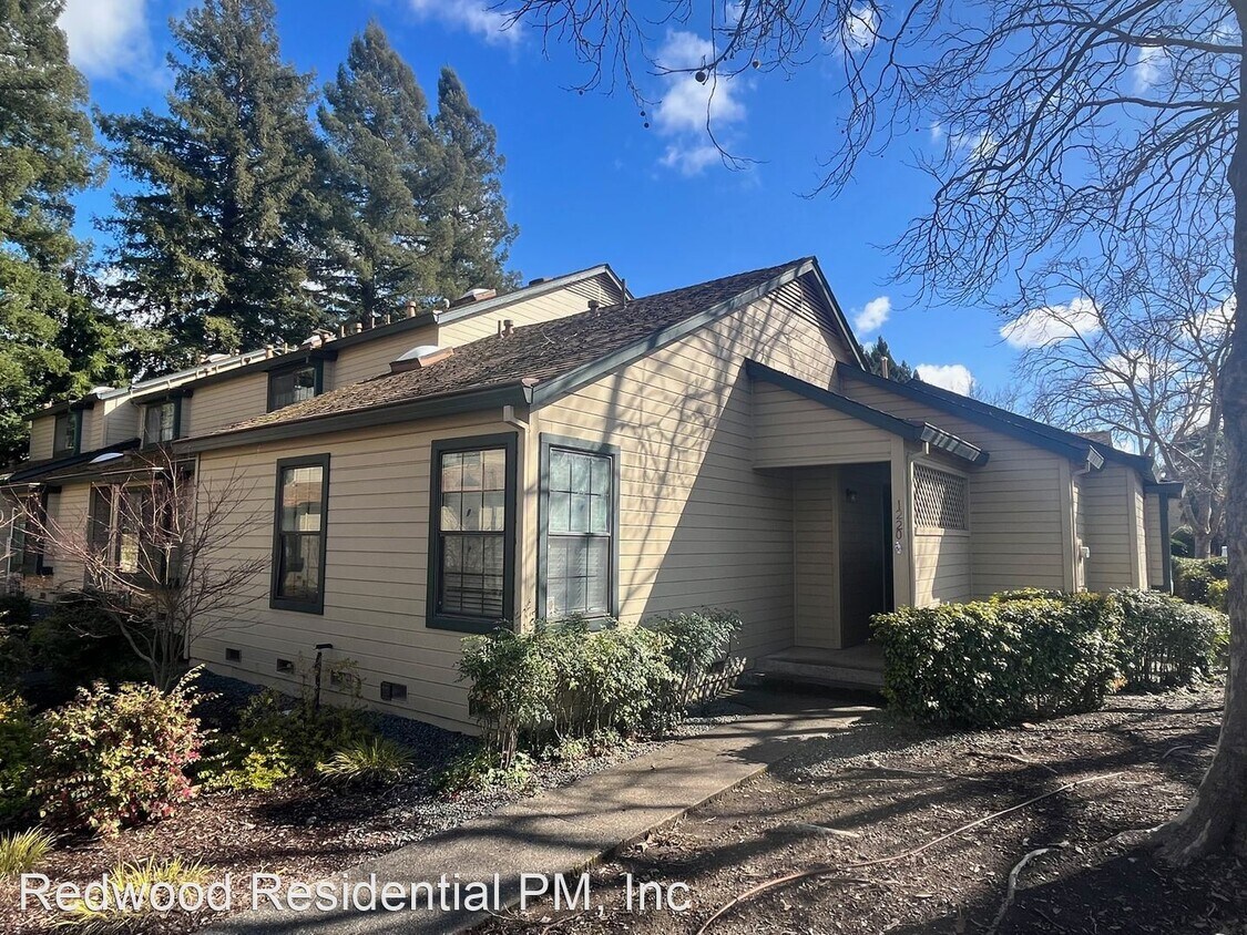 Primary Photo - 2 br, 2 bath House - 1220 North Street