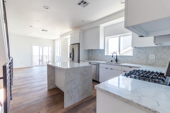 Foto del edificio - 4507 W 18th St