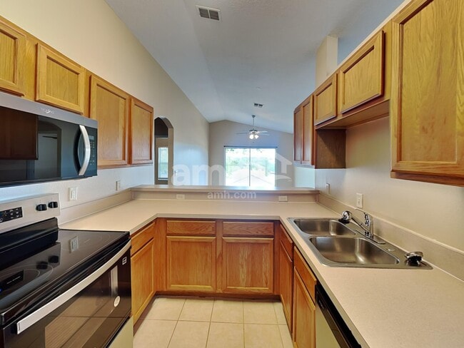 Foto del edificio - 1354 Willow Crest Dr